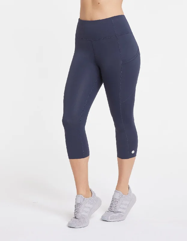 On The Move Essential Capri Leggings With Pockets UPF50+ Luxe Performance Collection